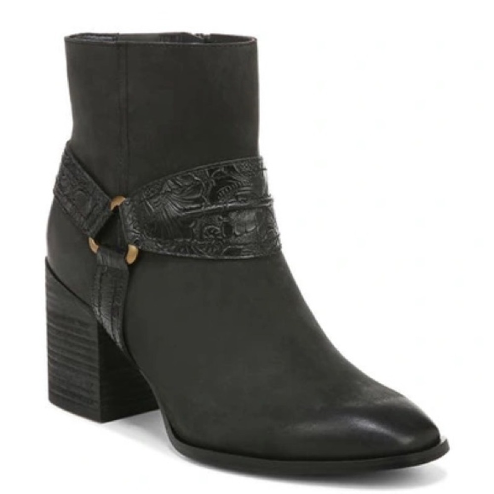 Vionic Carnelia western leather boots in black Water Repellent Size: 7.5